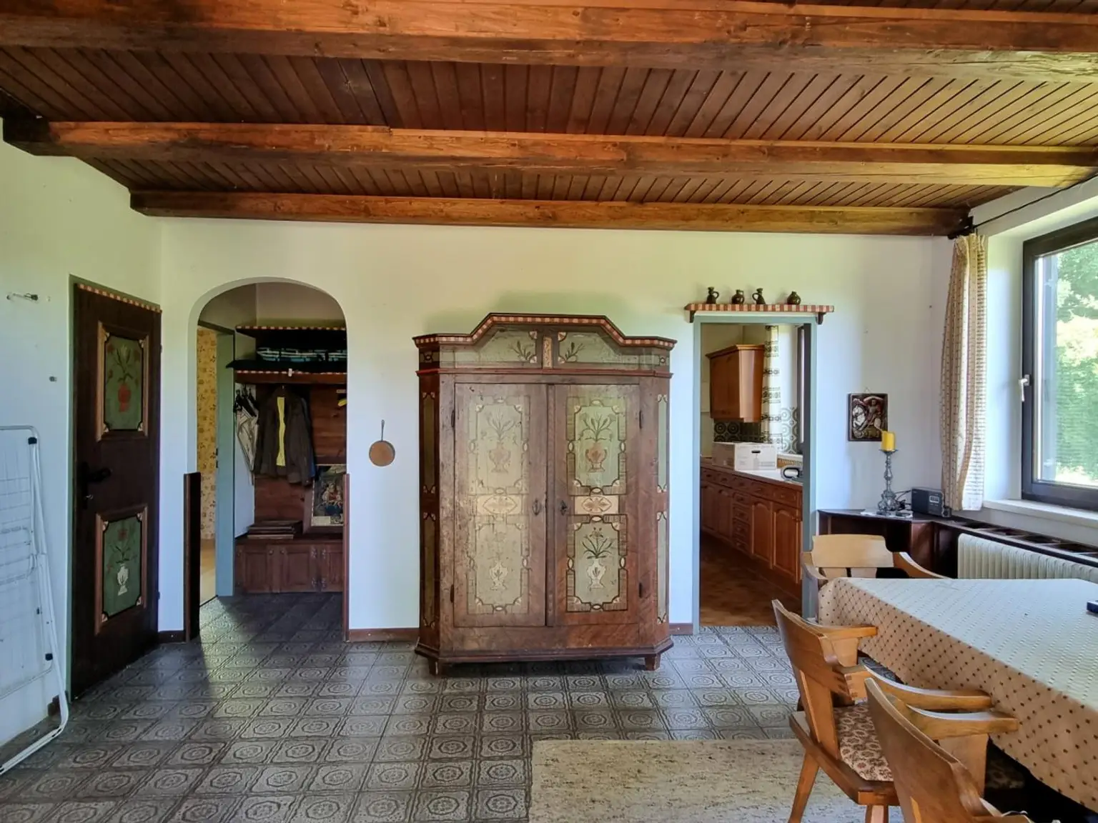 TRAUMHAFT SCHÖNES GRUNDSTÜCK MIT RENOVIERUNGSBEDÜRFTIGEM HAUS