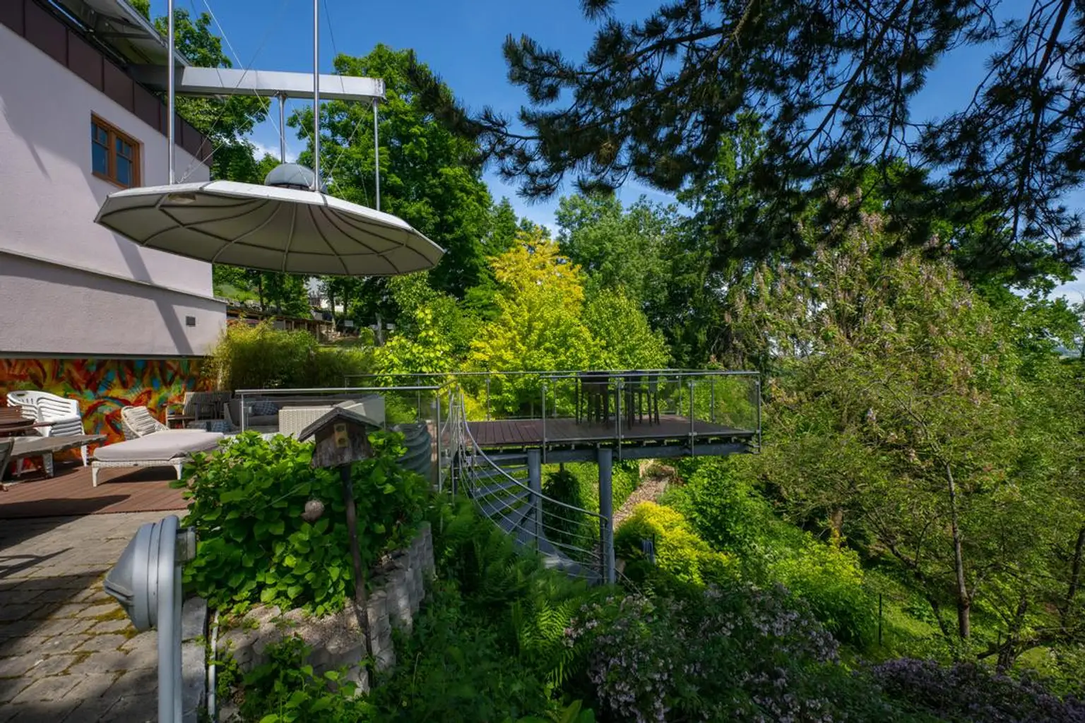 Uneinsehbares Wohnjuwel mit 7.984 m² Grundstück – einzigartiges Naturparadies mit herrlichem Panoramablick am Heuberg in Dietach!