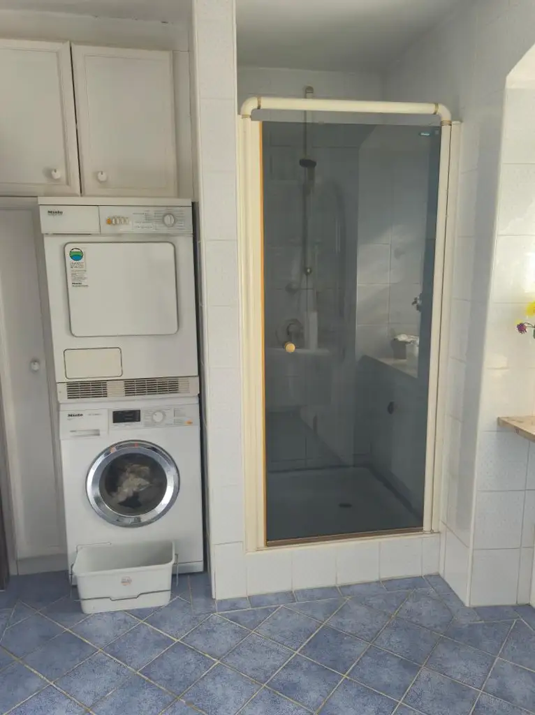 Wunderschöner Dreikanthof in Ruhelage mit Reithalle