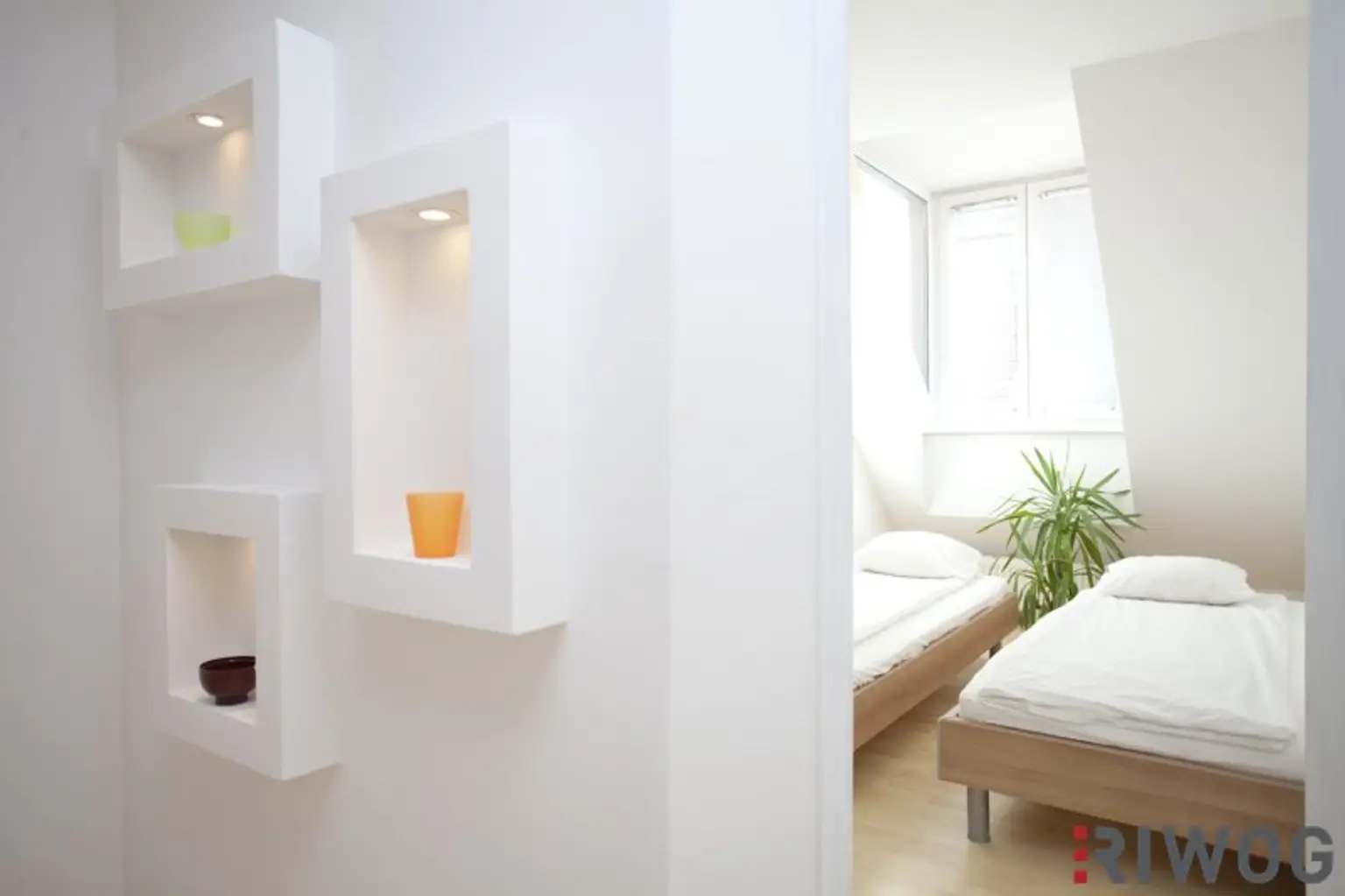 vollmöblierte Dachgeschosswohnung im Altbau *** 3 Gehminuten zum AKH Wien bzw zur Alser Straße