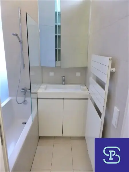 Provisionsfrei: Renovierter 81m² Altbau mit Einbauküche - 1020 Wien