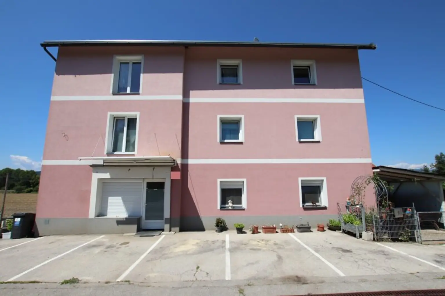 Teilsaniertes 350m² Mehrfamilienhaus/Zinshaus mit 4 Wohnungen in Maria Saal - Ratzendorf - nicht vermietet