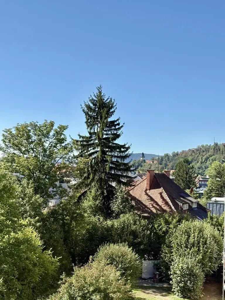 WG-geeignet, Top Lage: 3-Zimmer-Maisonette mit SW-Balkon - im 2.OG mit Lift