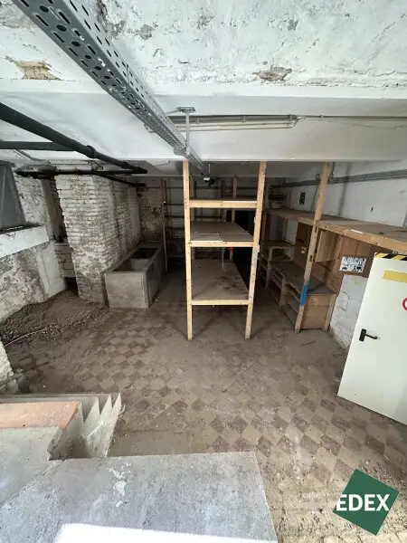 Großes Souterrain mit Erdgeschossfläche