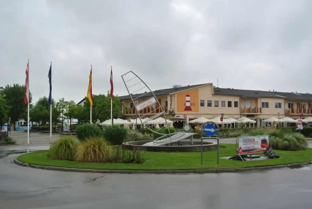 Träume werden wahr- Ihr Haus am Neusiedlersee, 1.Reihe- Seeblick- Bergblick- Aussicht PUR