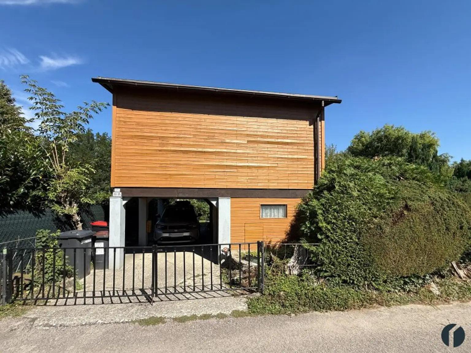 Idyllisch gelegenes Badhaus auf Doppelparzelle