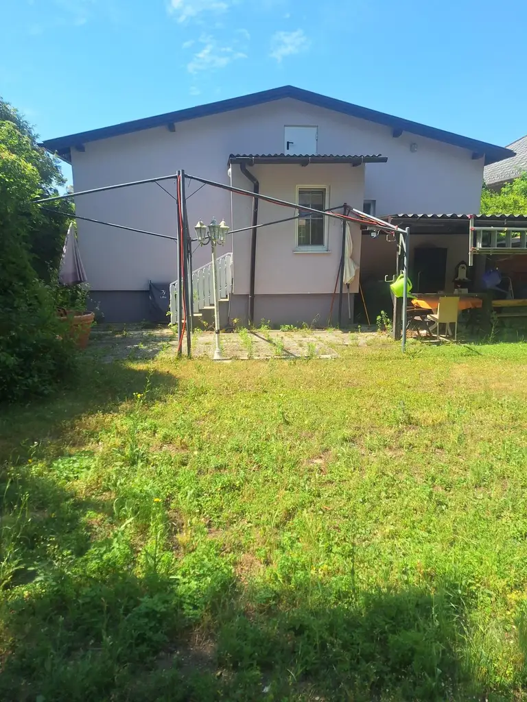 LIEBEVOLL SANIERTER BUNGALOW IN BEGEHRTER WOHNLAGE SAMT HOHER LEBENSQUALITÄT UND GUTER VERKEHRSANBINDUNG