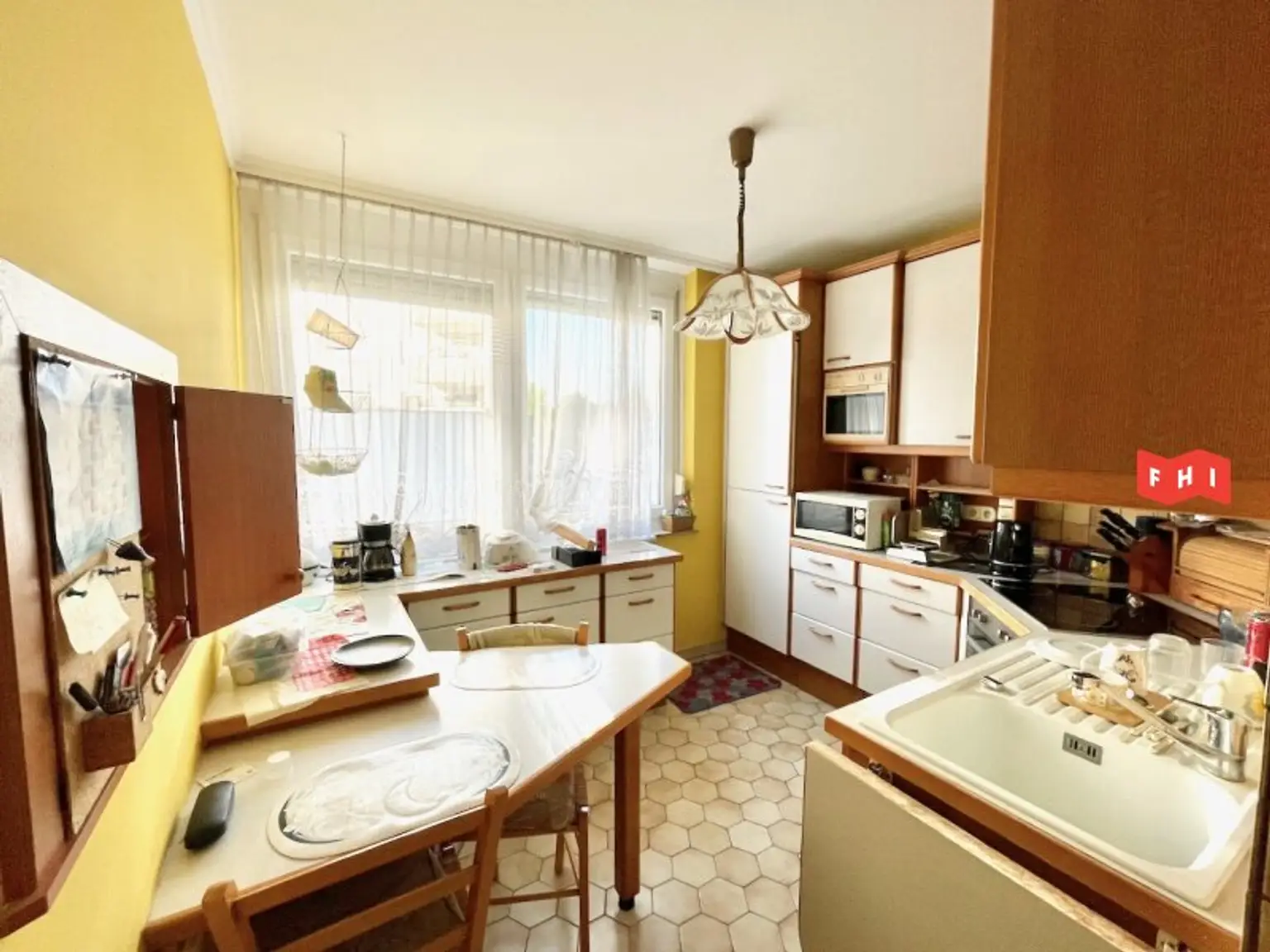 Südwestseitige 3 Zimmer Eigentumswohnung mit Loggia, Klimaanlage, Autoabstellplatz & PV-Balkonkraftwerk.