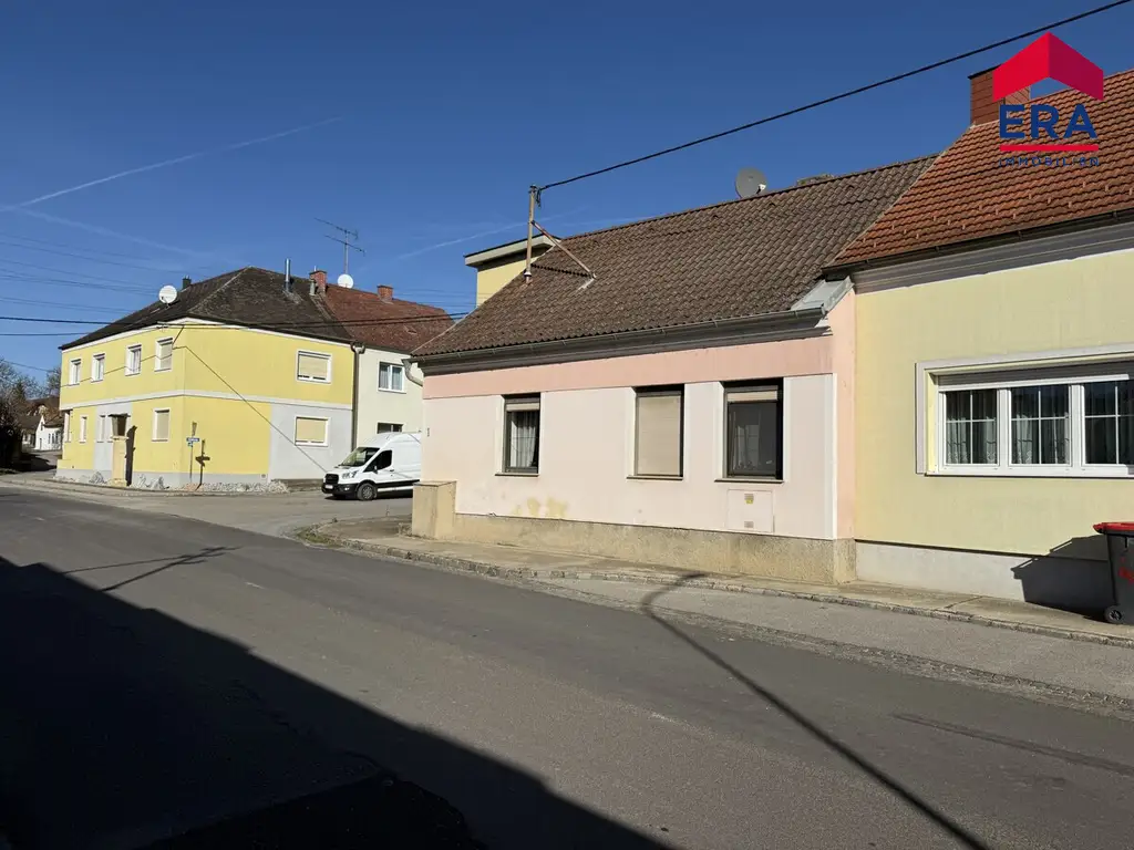 Hausbrunn - Rustikales Häuschen mit Garten, Werkstatt und Nebengebäude!