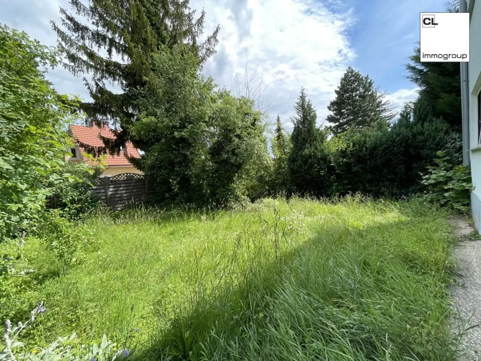 Sanierungsbedürftiges Einfamilienhaus mit Garten und Garagenstellplatz sucht neuen Eigentümer!