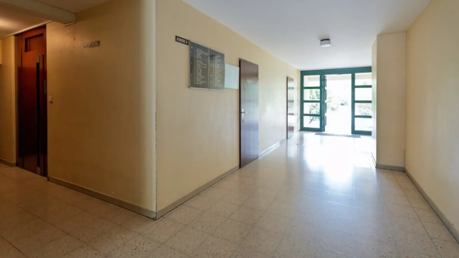 Gemütliche 2-Zimmer-Wohnung mit 2 Loggien, großer allgemeiner Garten – Ihr neues Zuhause!