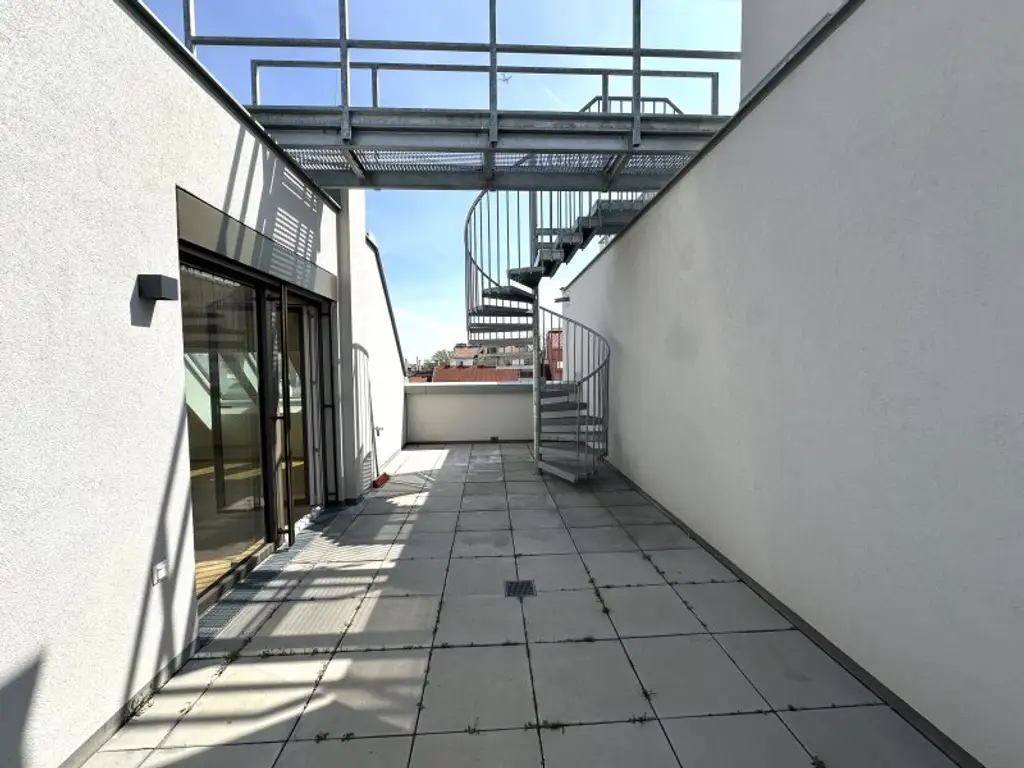 Hier werden Träume war! Exklusive 4-Zimmer Maisonette-Wohnung mit ca. 113 m2 sowie eigener Dachterrasse in ruhiger Lage