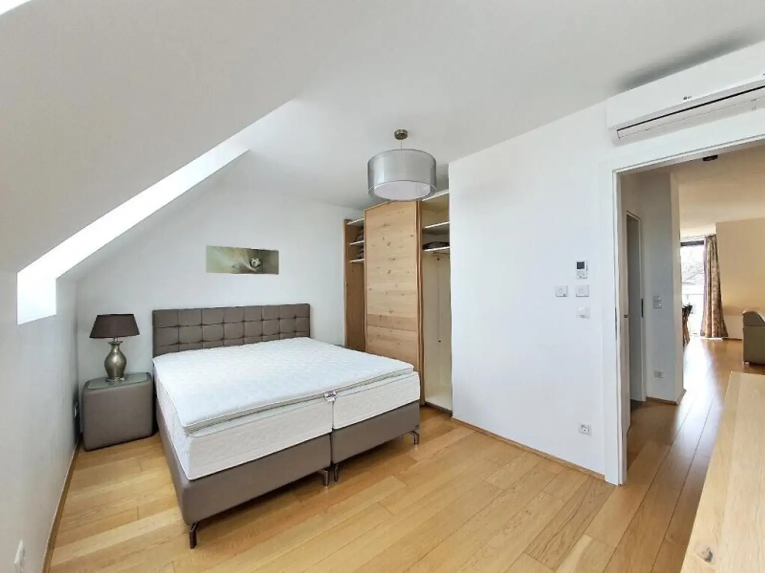 Schlafzimmer 2