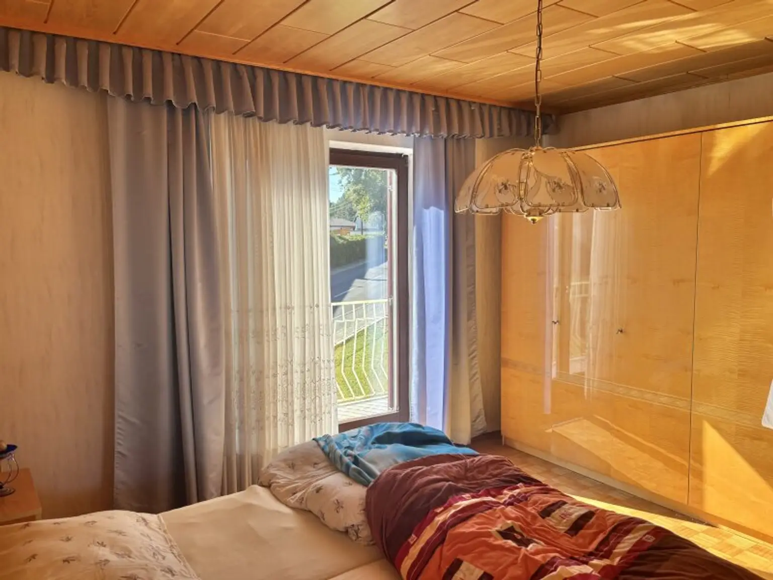 ** CHARMANTES ORIGINAL **  Olbendorf - gepflegter Vierkanthof in Ortslage mit ca. 1470 m2 Eigengrund !!