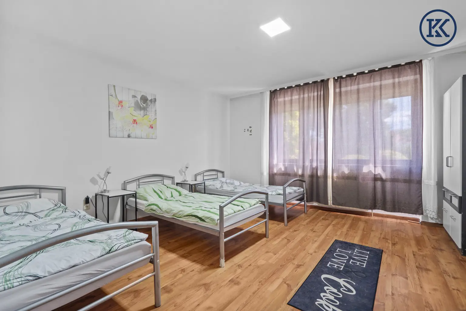 Lebendiges Unternehmen mit monatlichen Einnahmen von 10-12.000€