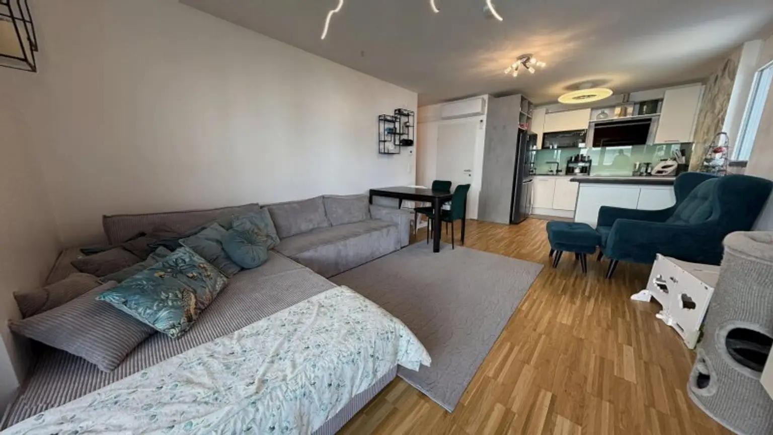 +NEU+ Ihr liebevoller und hochwertiger Rückzugsort im Grünen – Sonnige 3-Zimmer-Wohnung mit Balkon & bester Anbindung