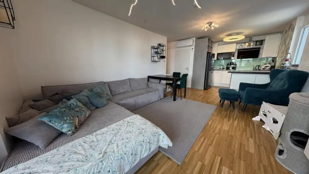 +NEU+ Ihr liebevoller und hochwertiger Rückzugsort im Grünen – Sonnige 3-Zimmer-Wohnung mit Balkon & bester Anbindung
