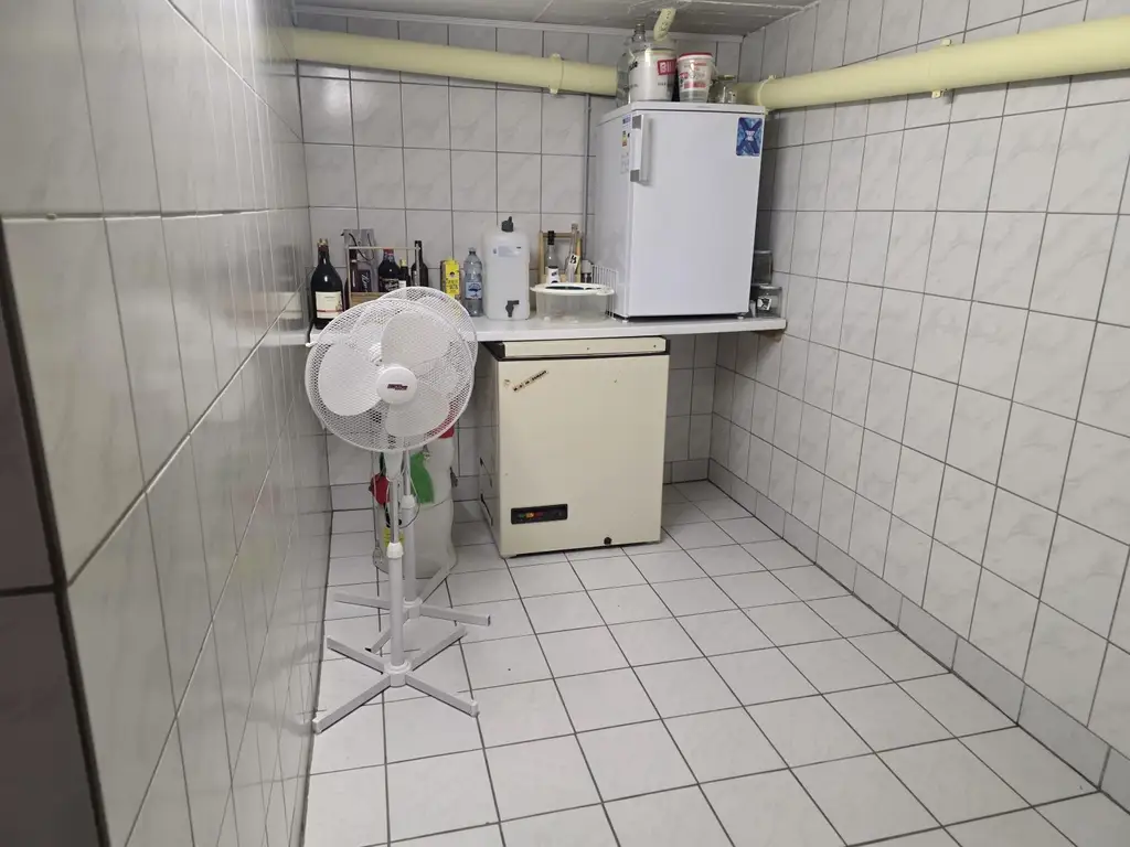 Solides, sauberes, gepflegtes Wohnhaus