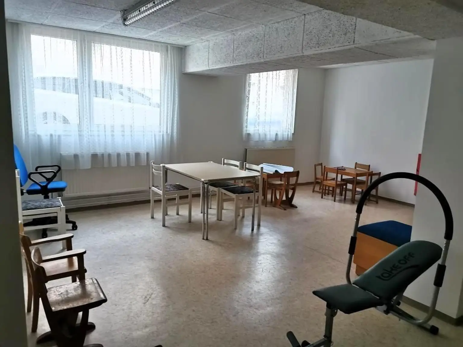 In Kürze frei. 3 Zimmer + Kabinett und 2 große Dachterrassen. Alles wie neu...!!!