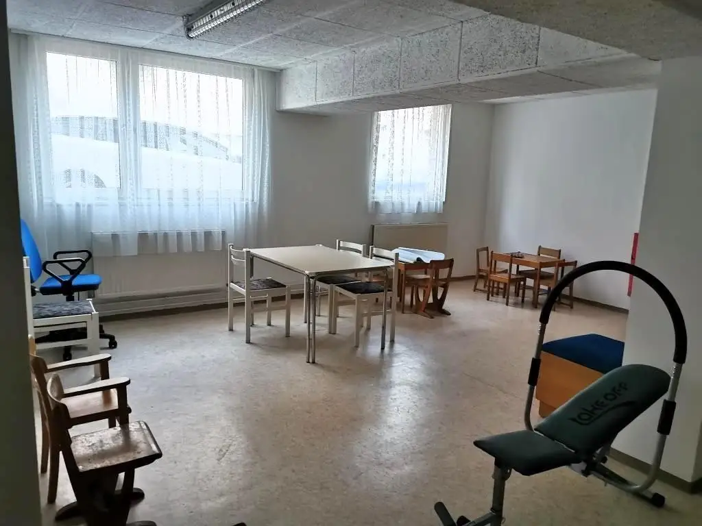 In Kürze frei. 3 Zimmer + Kabinett und 2 große Dachterrassen. Alles wie neu...!!!