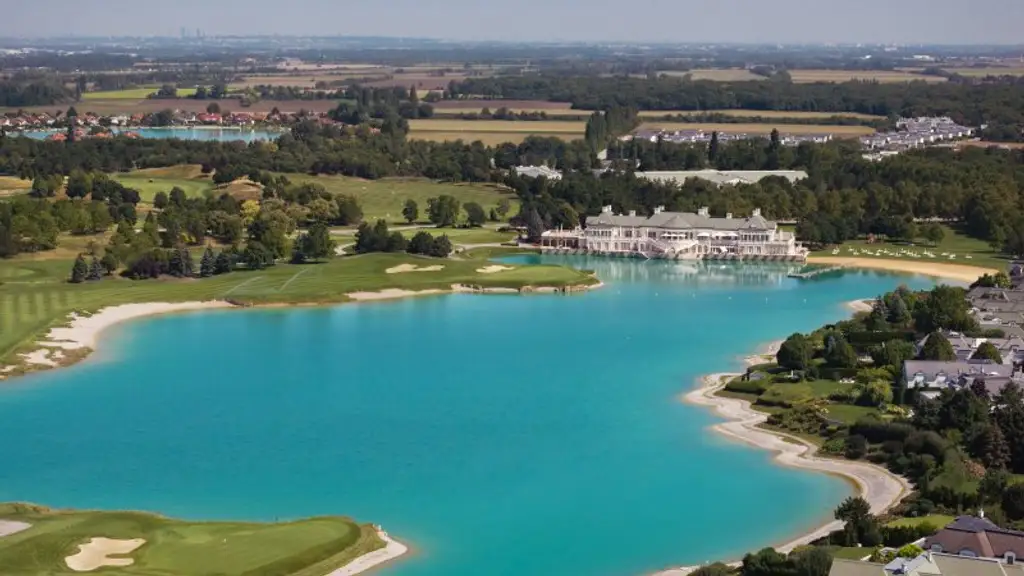 LUXUS VILLA mit Innenpool und Weinkeller im Golfclub Fontana