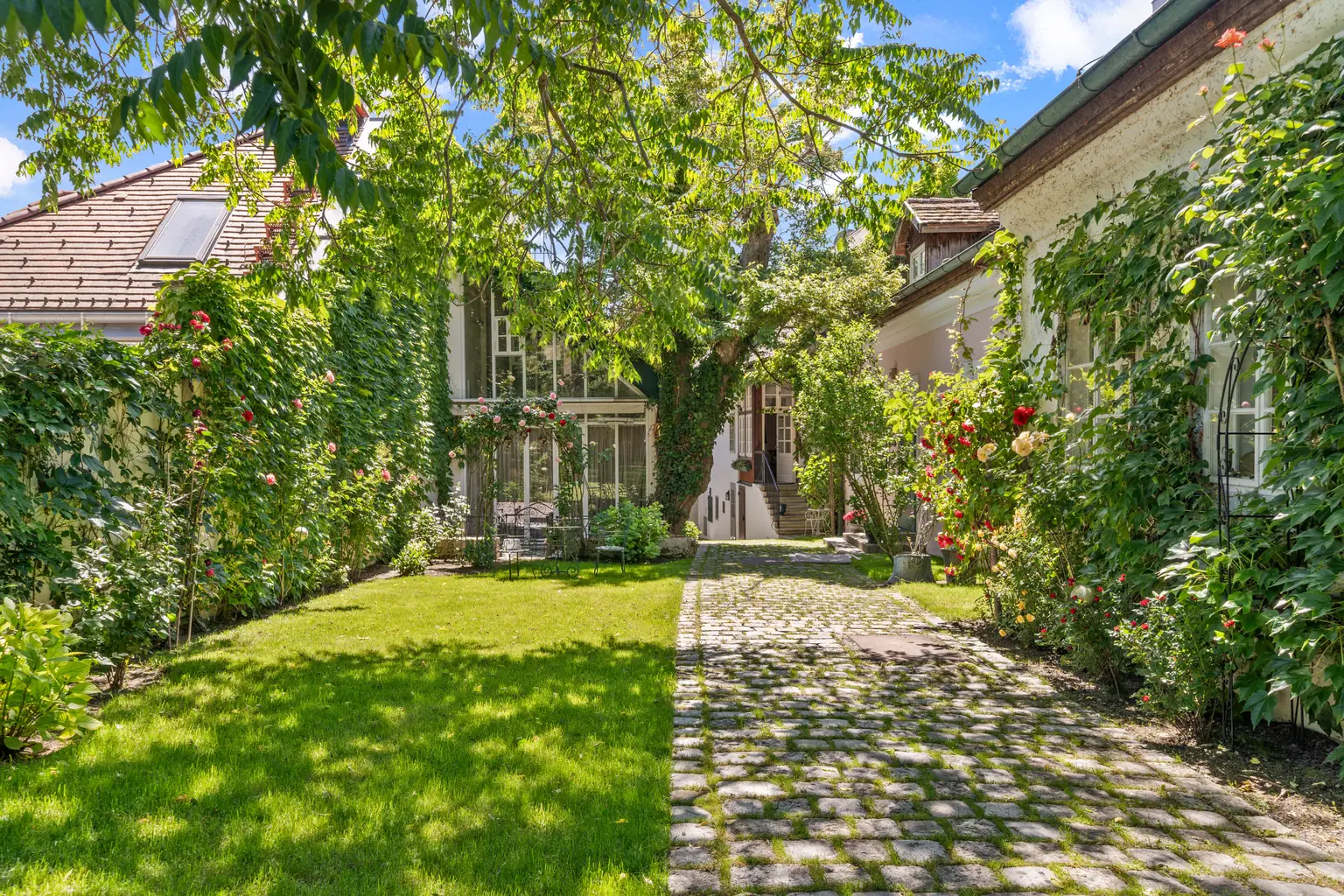 Geschmackvolles Architektenhaus mit Garten in bester Döblinger Lage