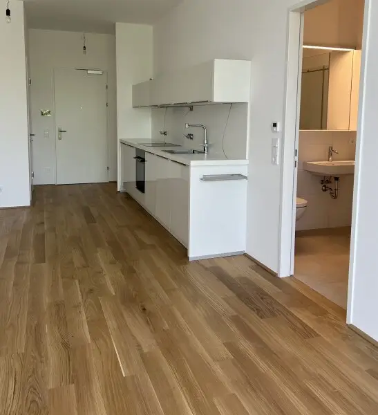 Wunderschöne 2 Zimmerwohnung mit großem Balkon im Zentrum