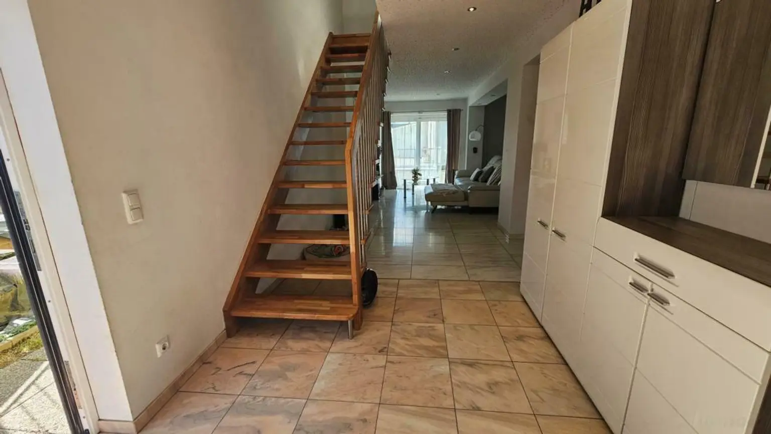 ** Großzügiges & edel saniertes Stadthaus ** Hochwertige Ausstattung ** 3 Bäder ** Einliegerwohnung ** absolute Ruhelage **