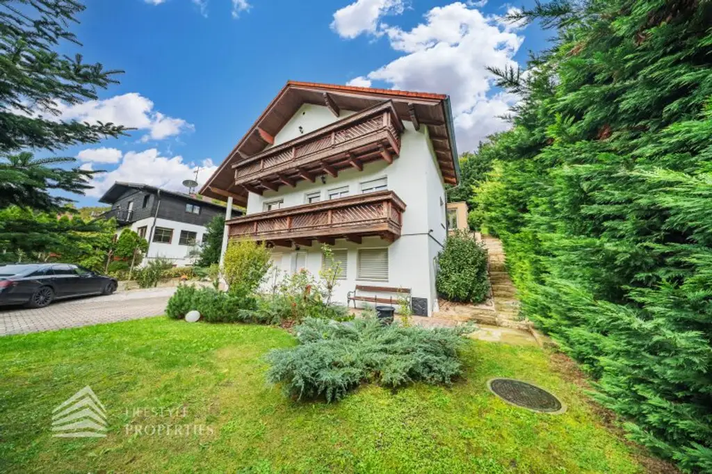 Luxuriöse Villa im Wienerwald – Beheizter Salzwasserpool, Gartenparadies & Premium-Parkmöglichkeiten