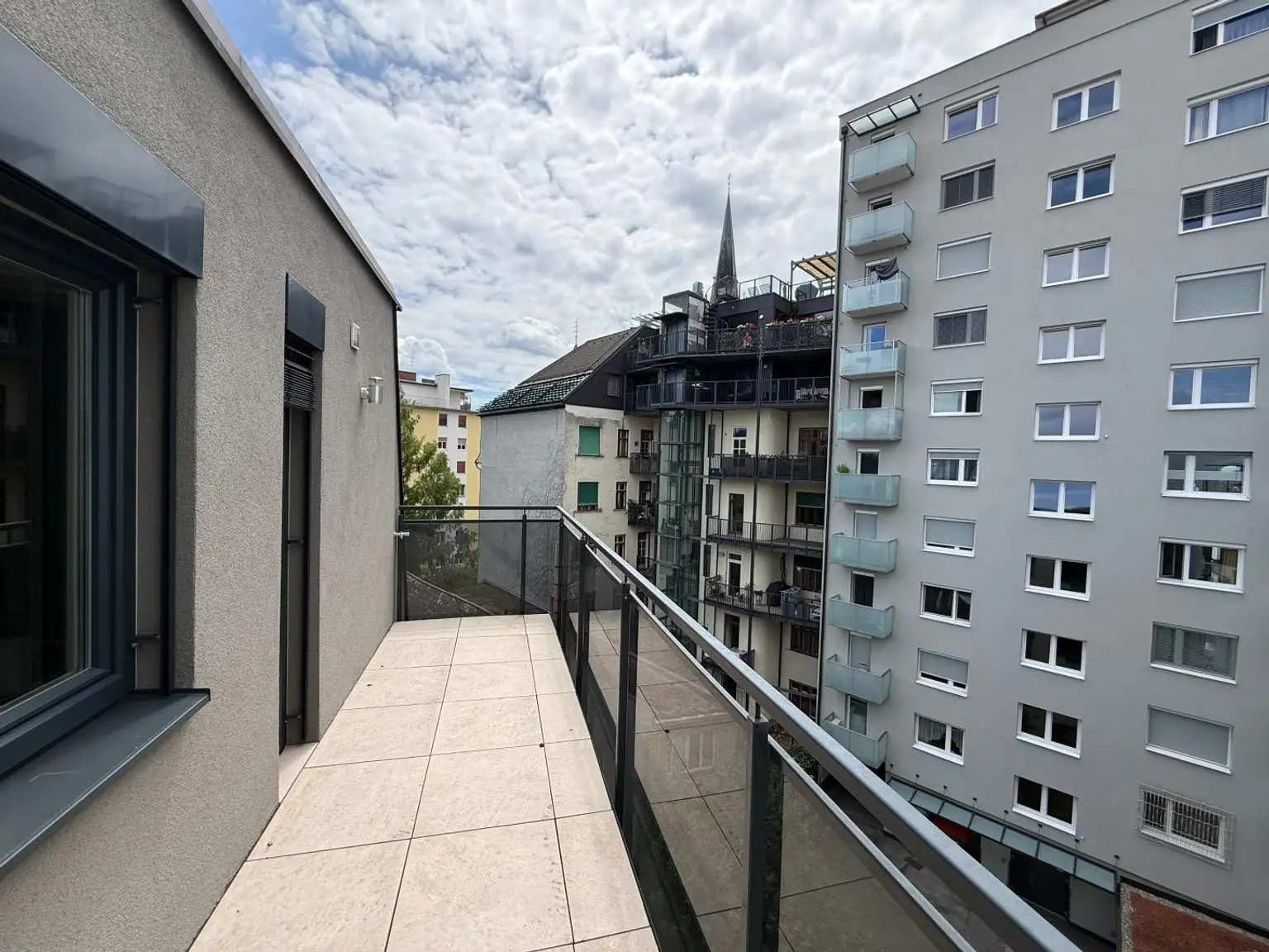Seitlicher Balkon