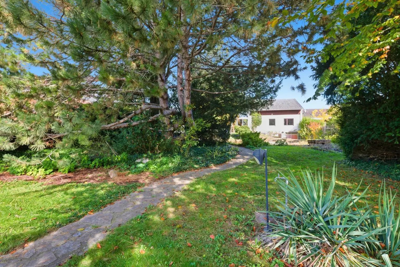 Ihr persönliches Wohnparadies: Ein Refugium für Naturliebhaber – Wohnen am eigenen Schwimmteich!