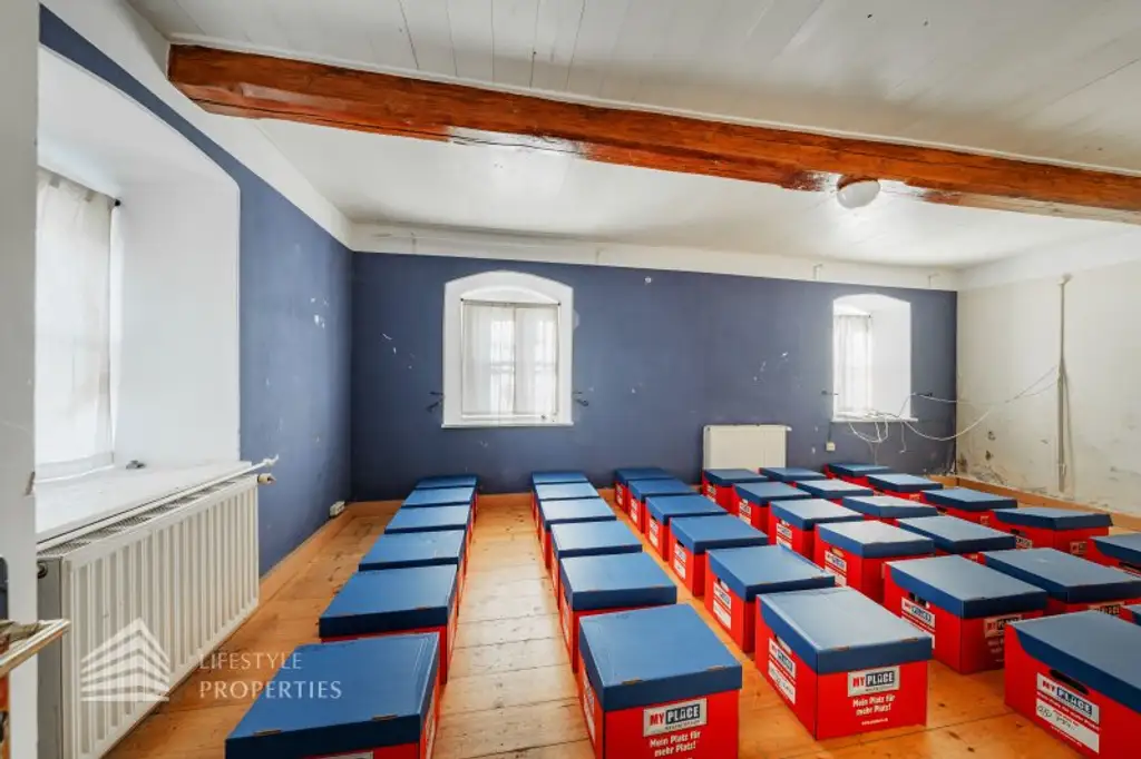 Exklusives Baugrundstück in einzigartiger Lage mit Einreichplanung!