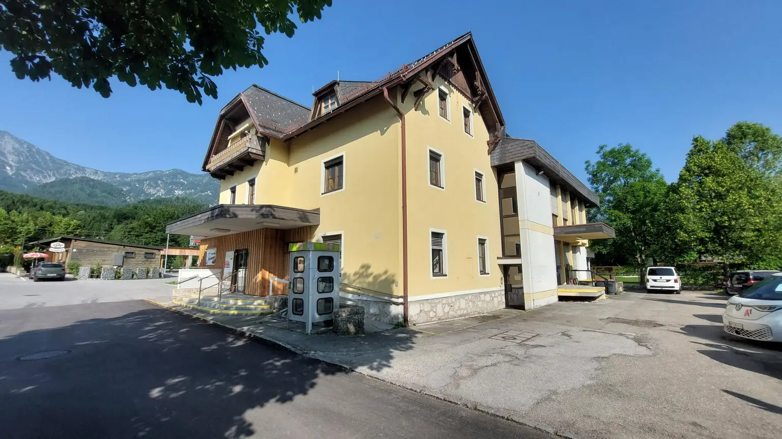 Geschäft oder Büro oder Wohnen im Postgebäude