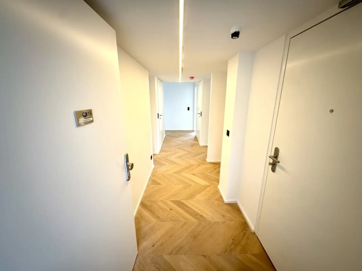 PENTHOUSE LIVING - 5 TERRASSEN - AUSBLICK - WÄRMEPUMPE - DECKENKÜHLUNG - NÄHE U1!