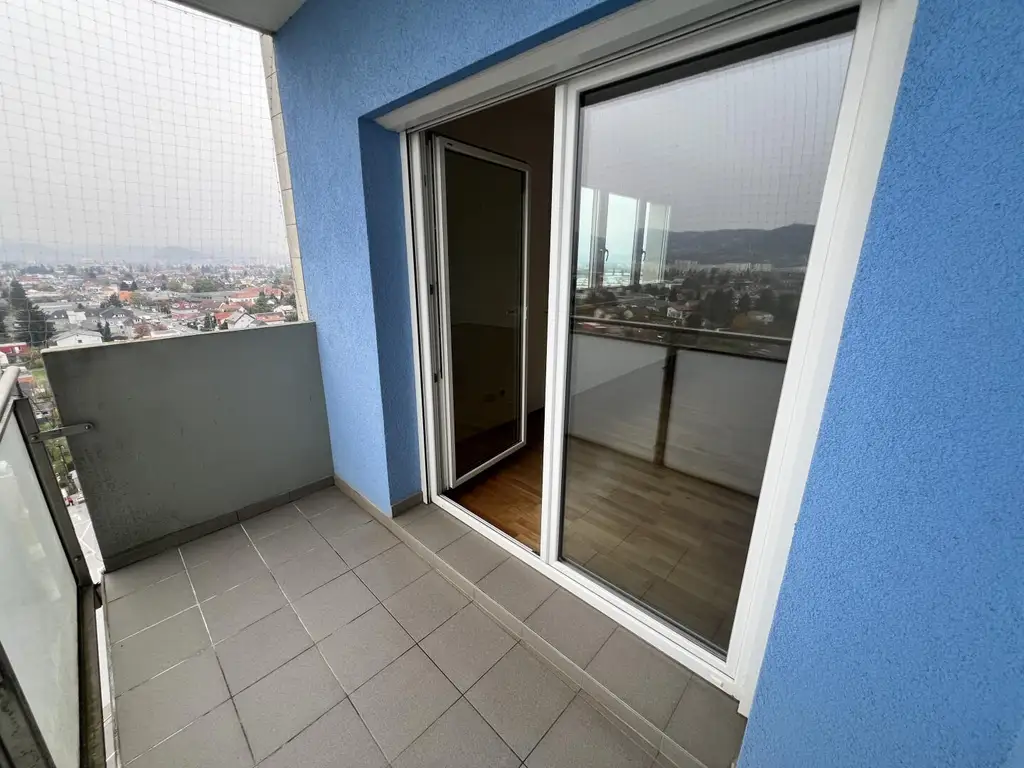 Sanierte 4-Zimmer-Wohnung mit 2 Balkonen und traumhaftem Blick über Graz inkl. Stellplatz