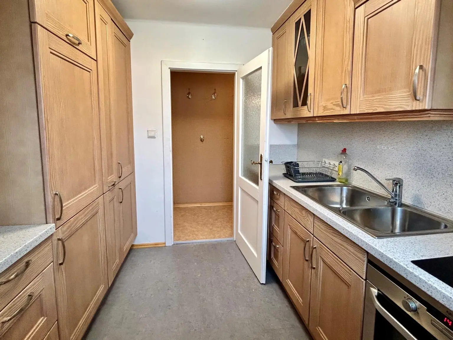 Helle 2,5 Zimmerwohnung inkl. Pkw Abstellplatz und Gemeinschaftsgarten