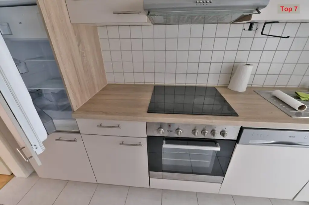 Drei UNBEFRISTETE 2 Zimmer-Wohnungen mit KFZ-Stellplatz im Haus