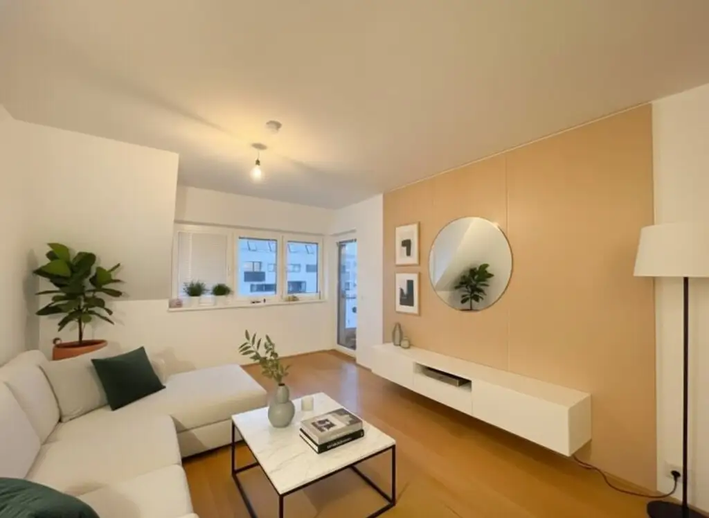 U3 Kendlerstraße: helle ruhige klimatisierte 2-Zimmer-Dachgeschosswohnung mit Loggia/Balkon