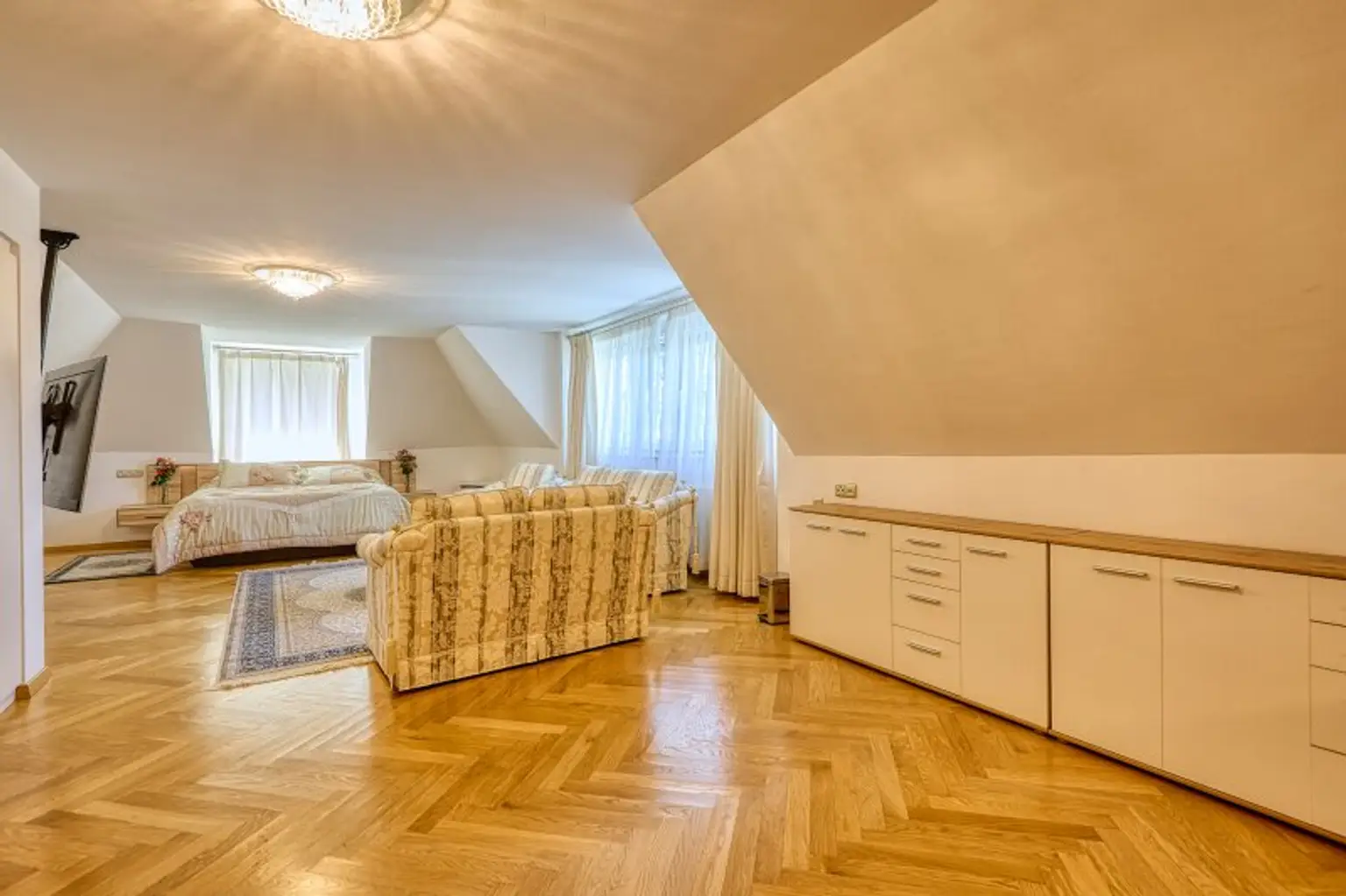 ++ EINE KLASSE FÜR SICH ++ Exklusive 9-Zimmer Villa mit Panoramablick über Wien