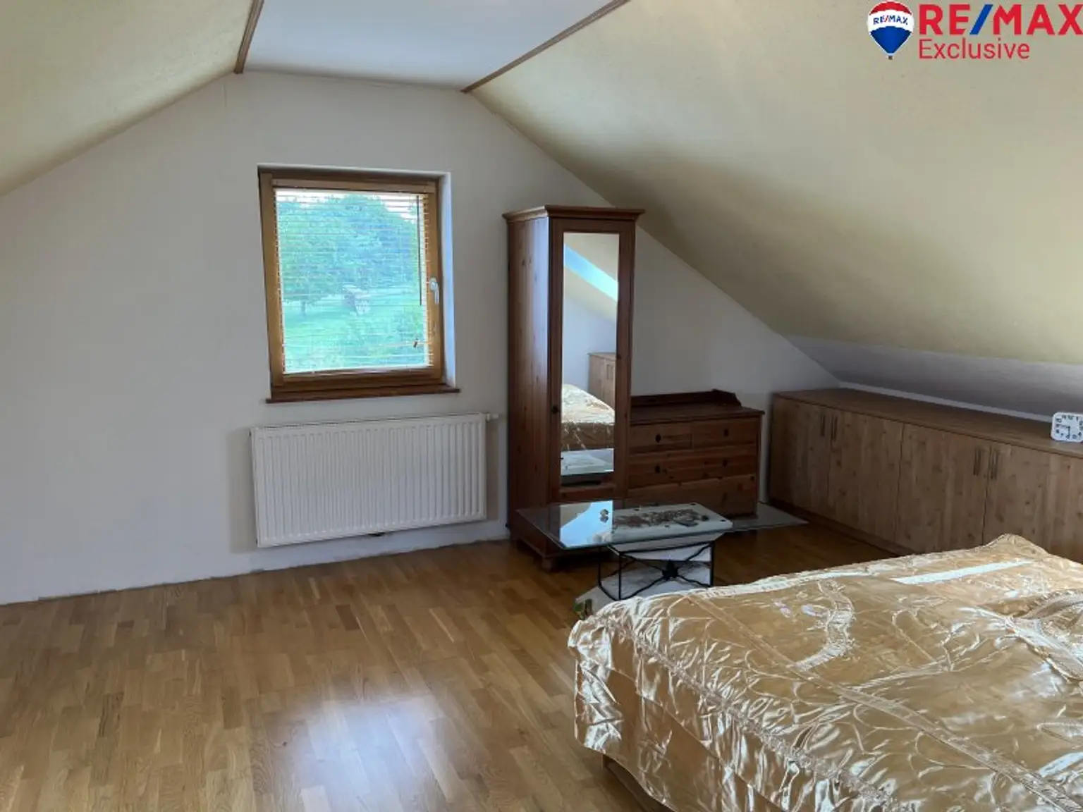 Charmantes Bauernhaus in Schwarzenbach – Ihr neues Zuhause mit Garten und Kamin!