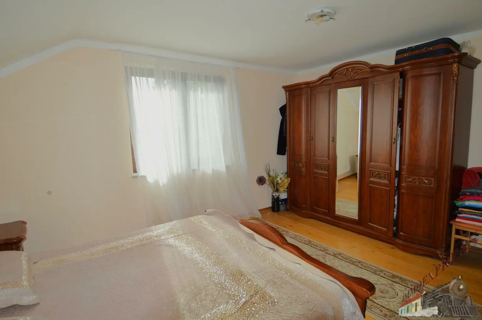 Hochwertiges Ein-/ Zweifamilienhaus mit separater Wohnung - Doppelgarage mit Fußbodenheizung