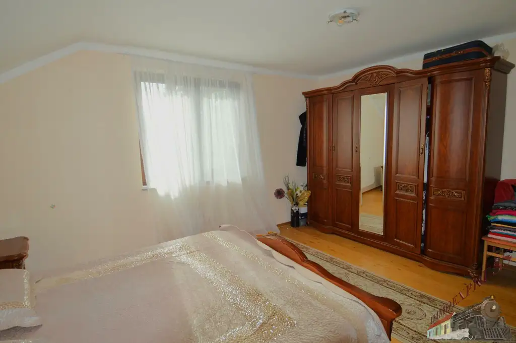 Hochwertiges Ein-/ Zweifamilienhaus mit separater Wohnung - Doppelgarage mit Fußbodenheizung