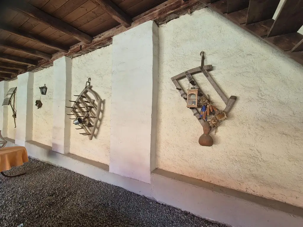 Wunderschöner Dreikanthof in Ruhelage mit Reithalle