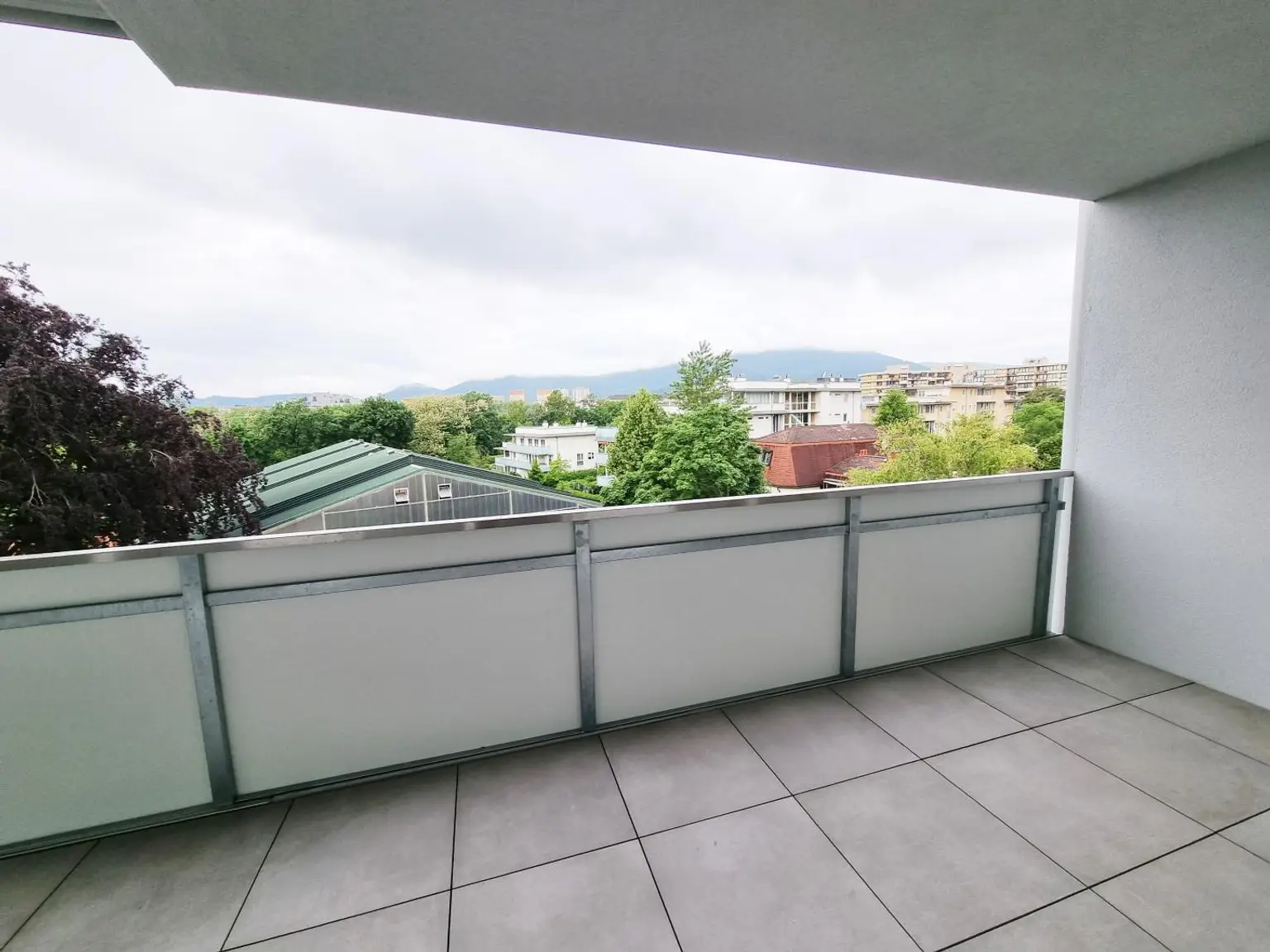 Bezugsfertige 5-Zimmer-Wohnung in Top-Lage in Graz Geidorf! Unverbaubarer Blick Richtung Mur!
