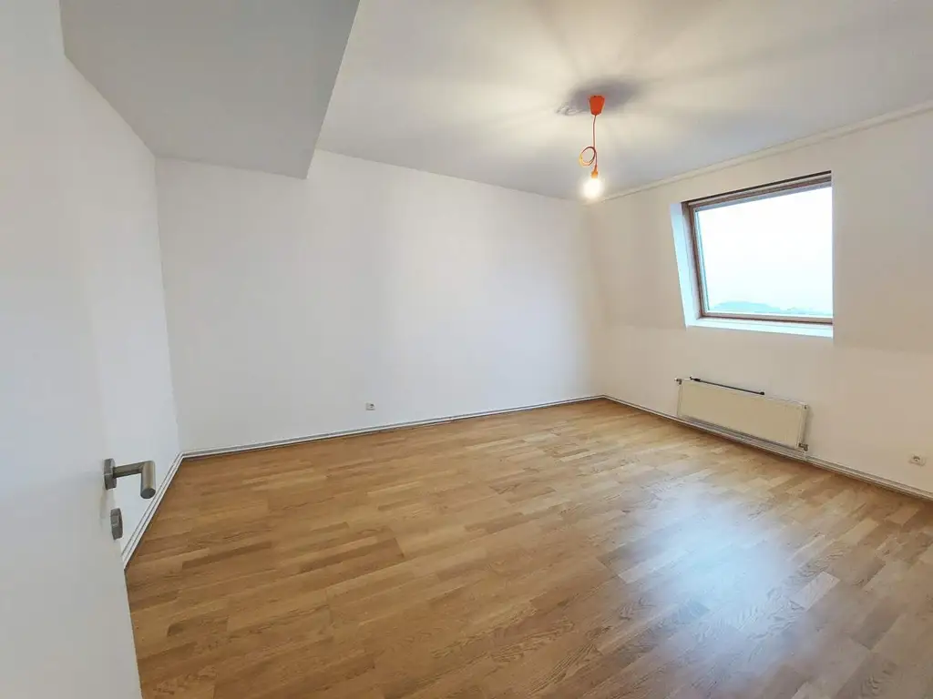 Helle 3-Zimmer-Wohnung  mit tollem Ausblick im 8. Bezirk!