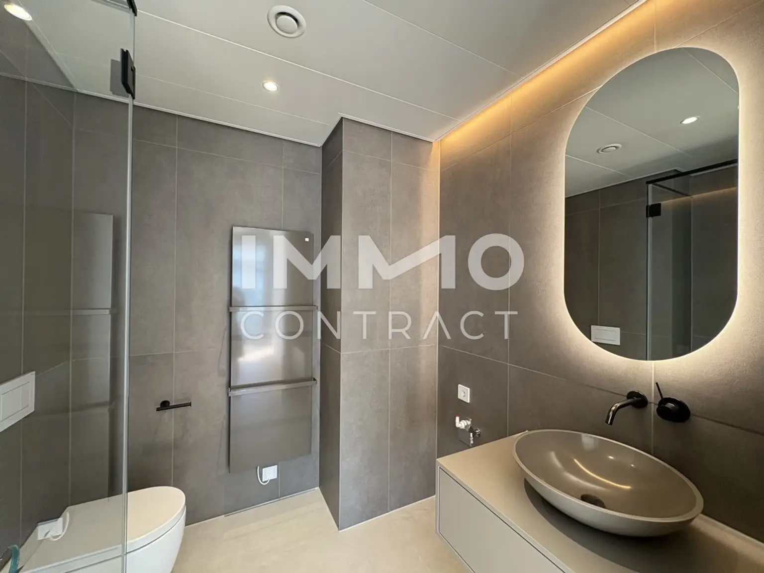 DANUBEFLATS: Entzückendes Studio mit sonnigem Balkon (Gym, Pool, Spa, Lounges im Turm) - NEW