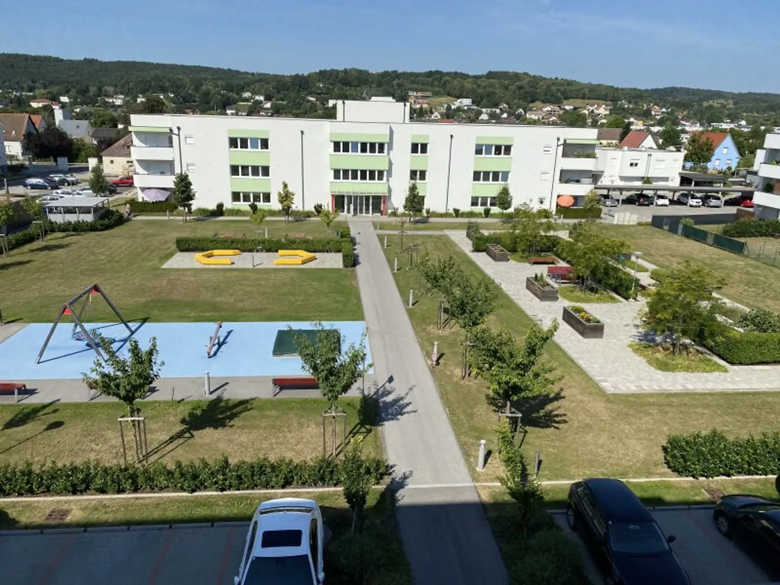 Sehr schöne , neue Mietwohnung, teilmöbliert