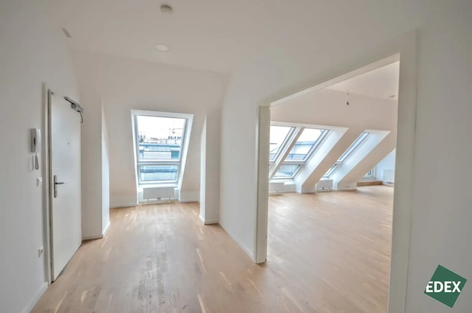 Klimatisierte 4-Zimmer-Wohnung mit Terrasse nahe der Wiener Innenstadt (optional mit PKW-Stellplatz)