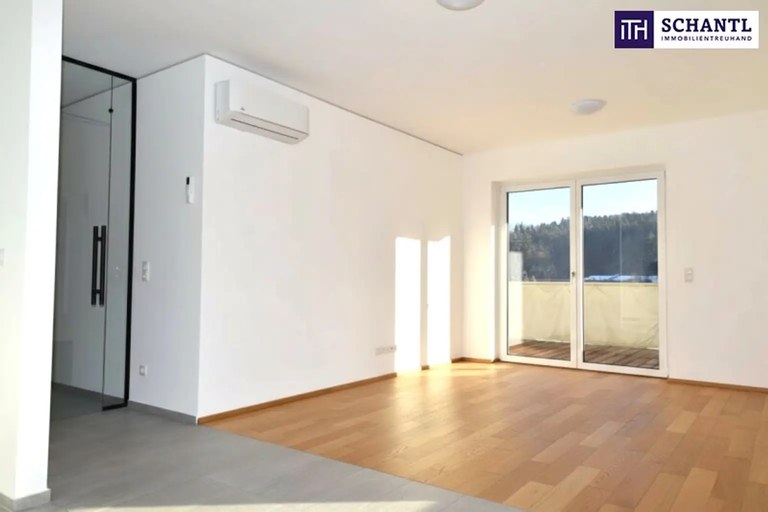 RIESIGE DACHTERRASSE + HOCHWERTIGE AUSSTATTUNG + SÜD/WEST Ausrichtung + Tiefgarage! Nur 7 Min. von Graz entfernt!