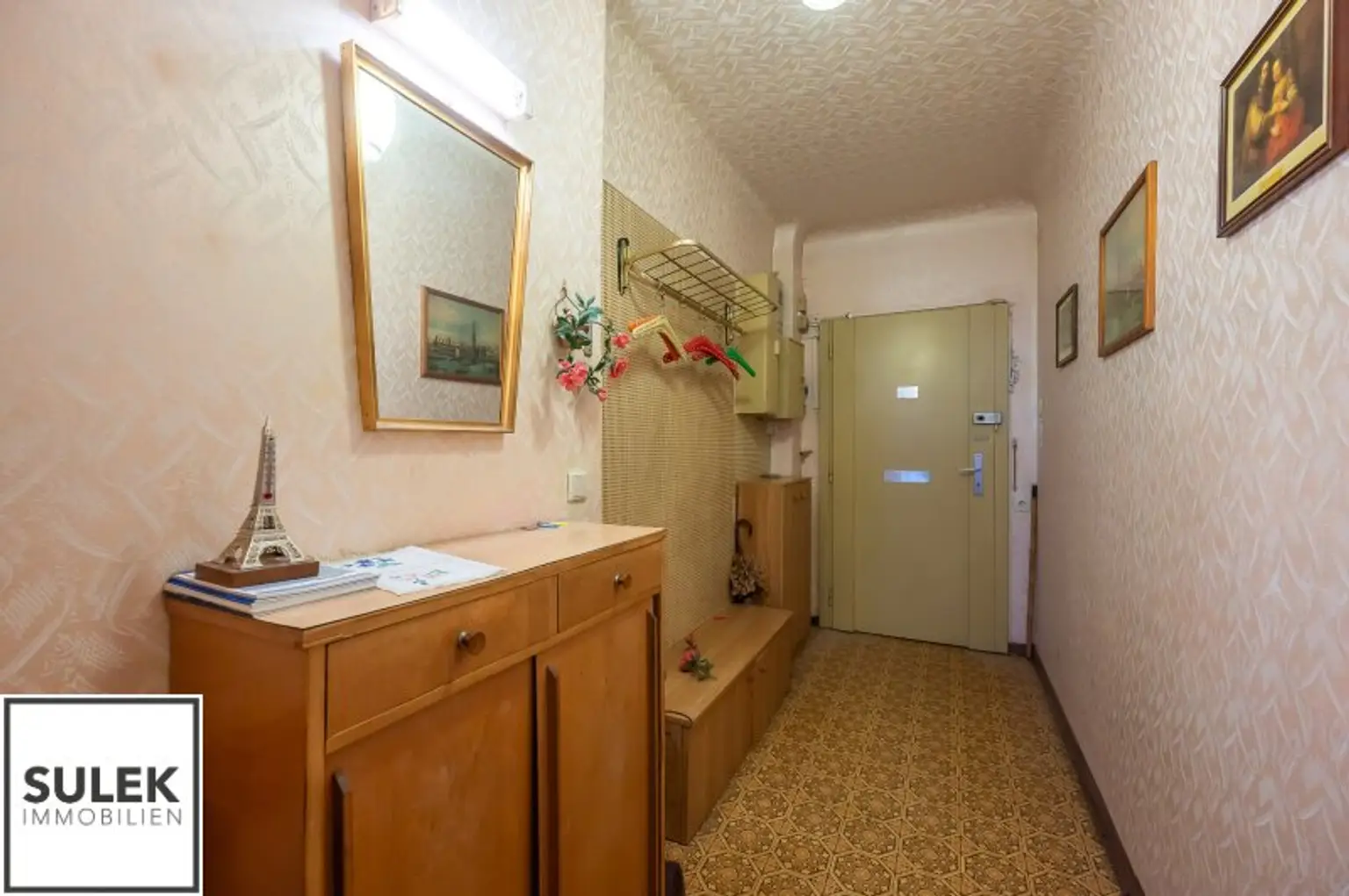 praktisch aufgeteilte 3-Zimmer-Wohnung in gepflegter Anlage – sanierungsbedürftig aber mit Potential für mehr !